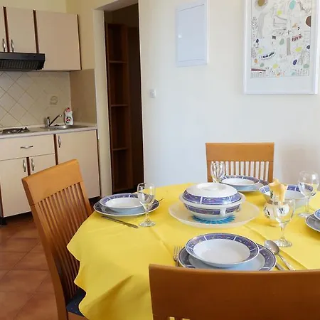 Dvorine Apartmán Tisno